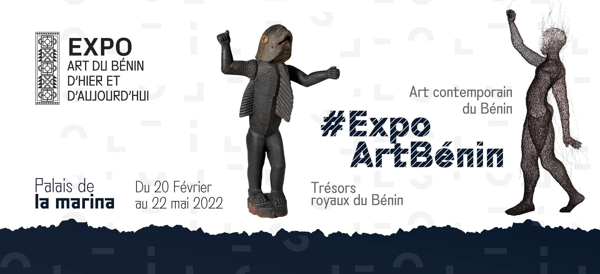 Affiche d'exposition présentant une sculpture d'oiseau anthropomorphe et un motif humain stylisé avec des textes sur l'art du Bénin