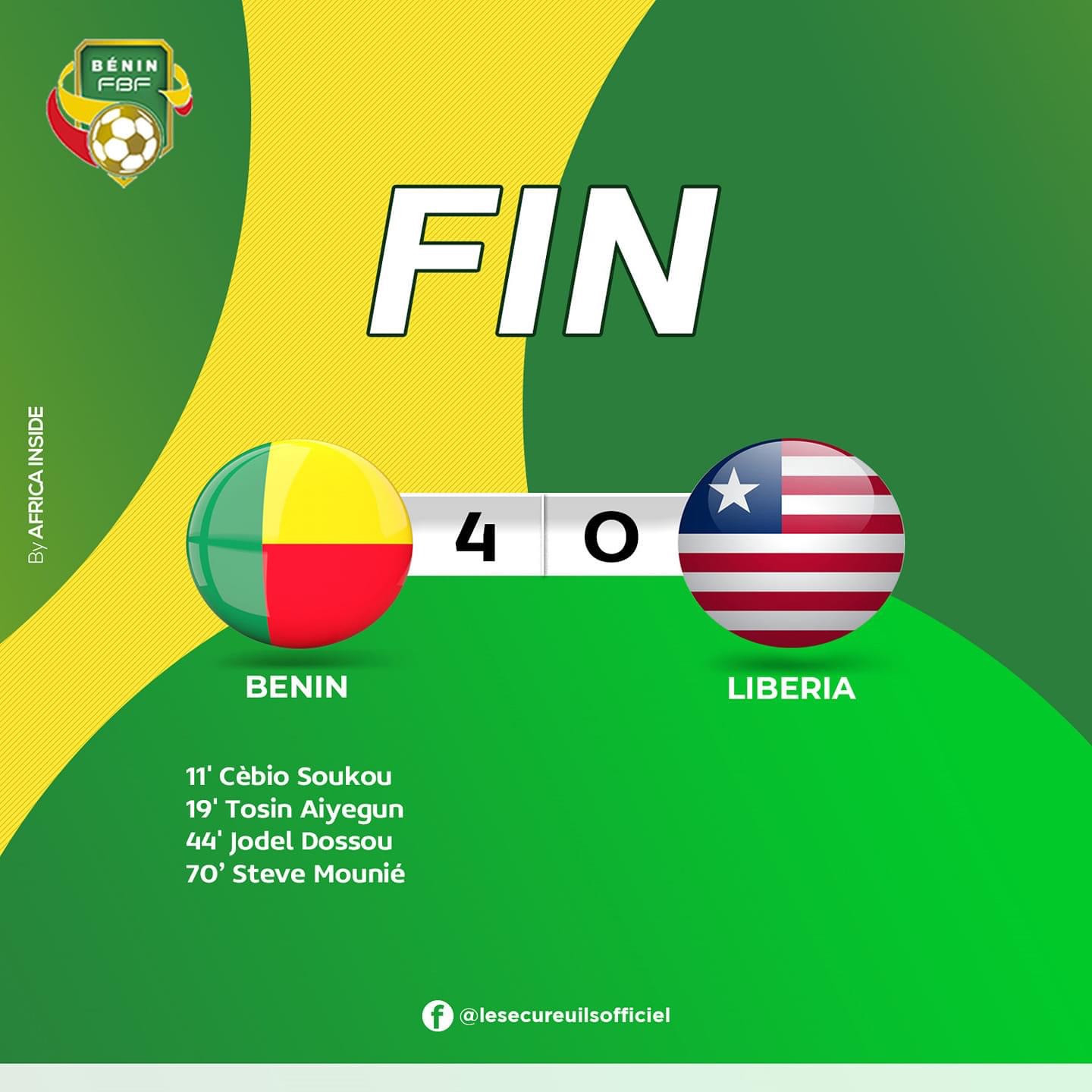 Score final 4-0 entre un pays africain et un pays américain avec les minutes des buts et les drapeaux des équipes