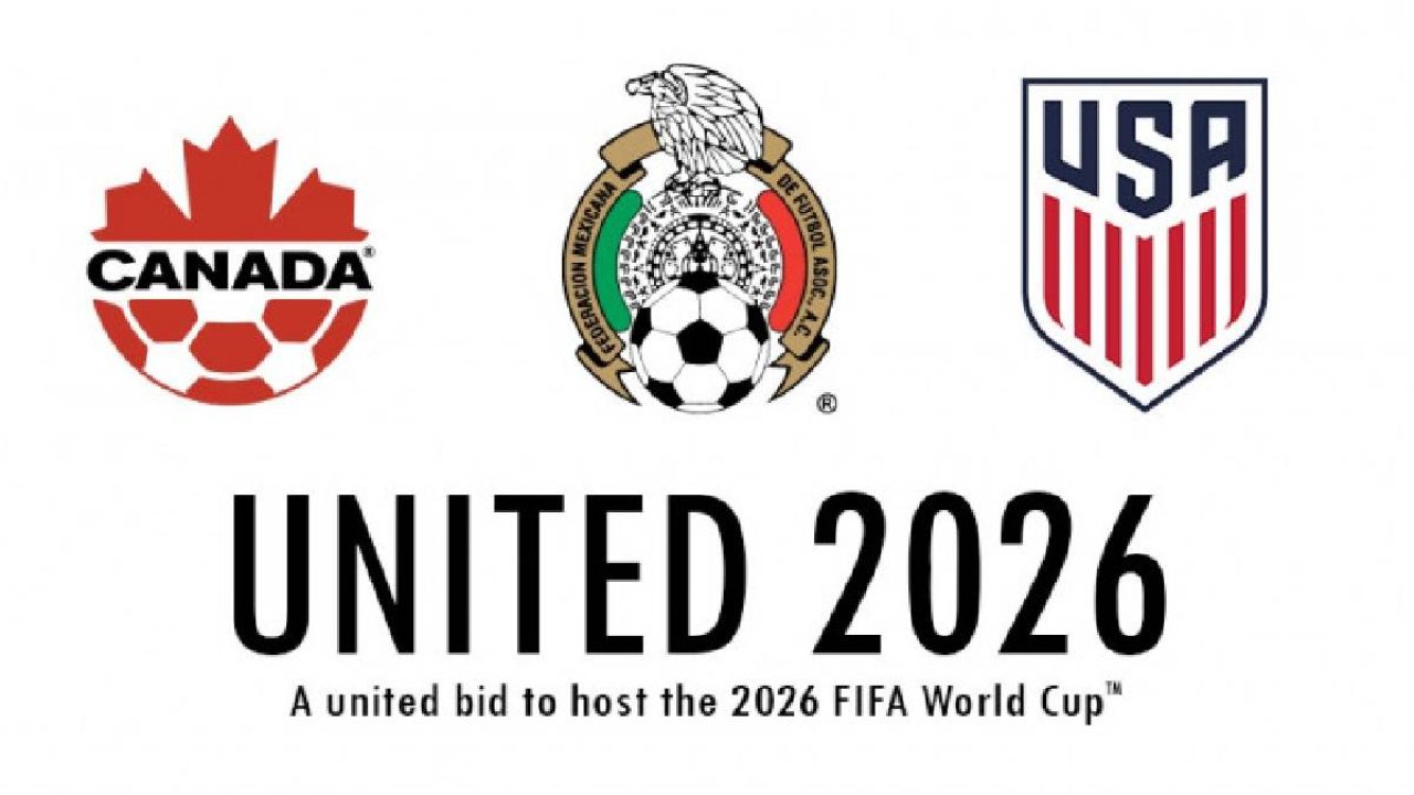 Trois logos représentant le Canada, le Mexique et les États-Unis accompagnés du texte UNITED 2026 et une mention de la Coupe du Monde FIFA 2026