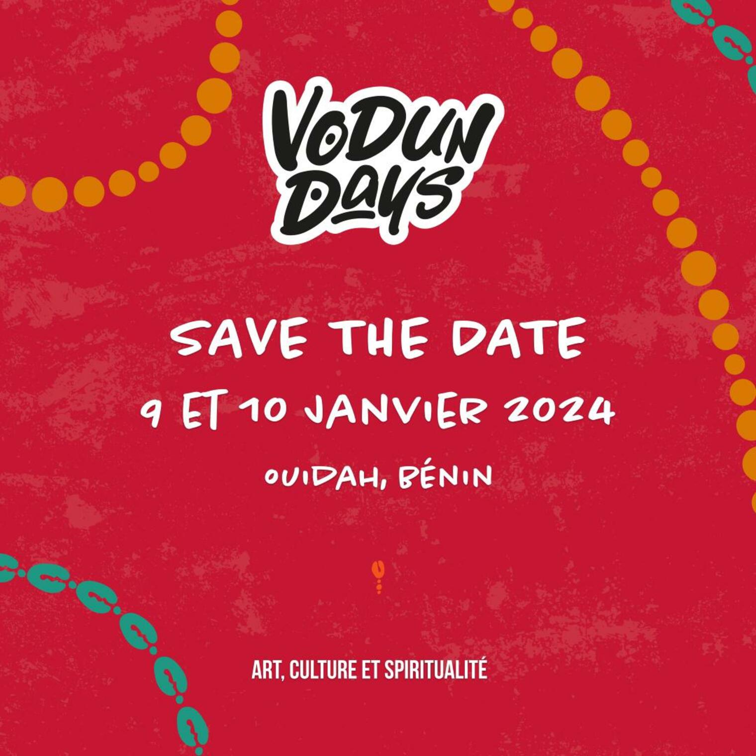 Fond rouge avec texte blanc annonçant les Vodun Days les 9 et 10 janvier 2024 à Ouidah Bénin avec motifs décoratifs colorés