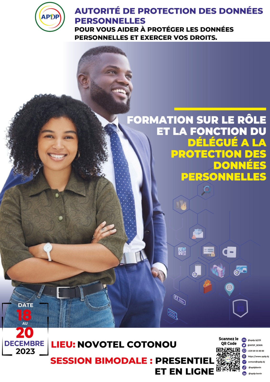 Deux personnes souriantes posant devant un fond avec texte informatif sur une formation professionnelle en protection des données personnelles